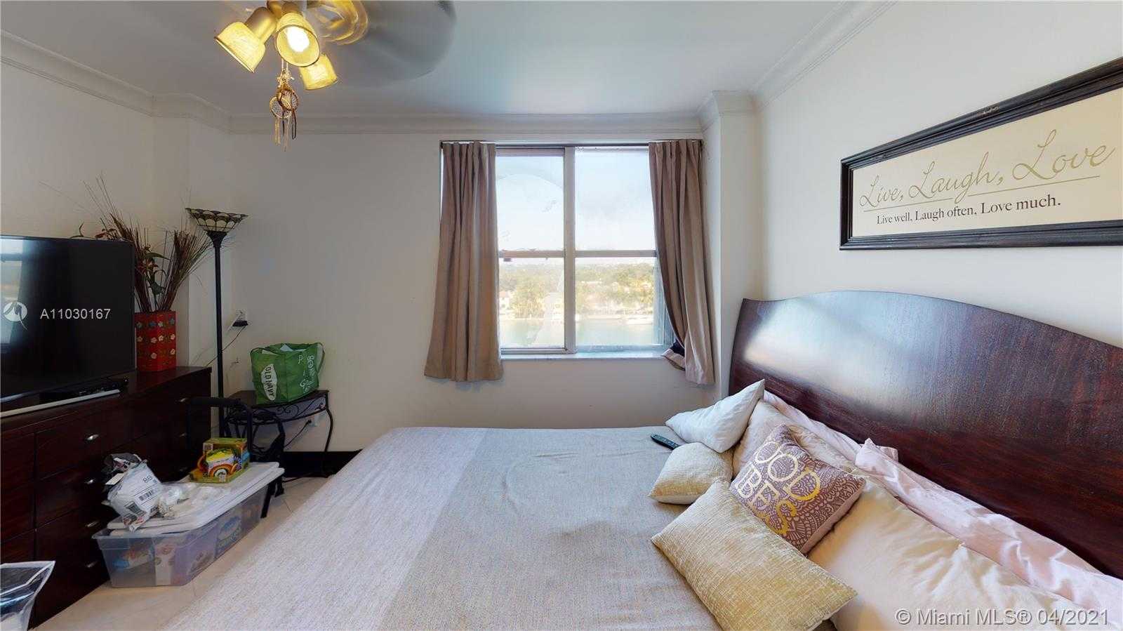 Small Image of 5750 COLLINS AVE #8B/8A, Miami Beach Number 18