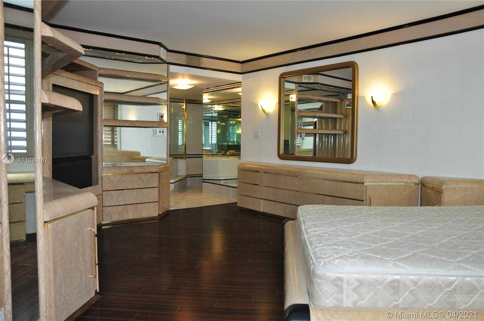 Small Image of 5750 COLLINS AVE #8B/8A, Miami Beach Number 7
