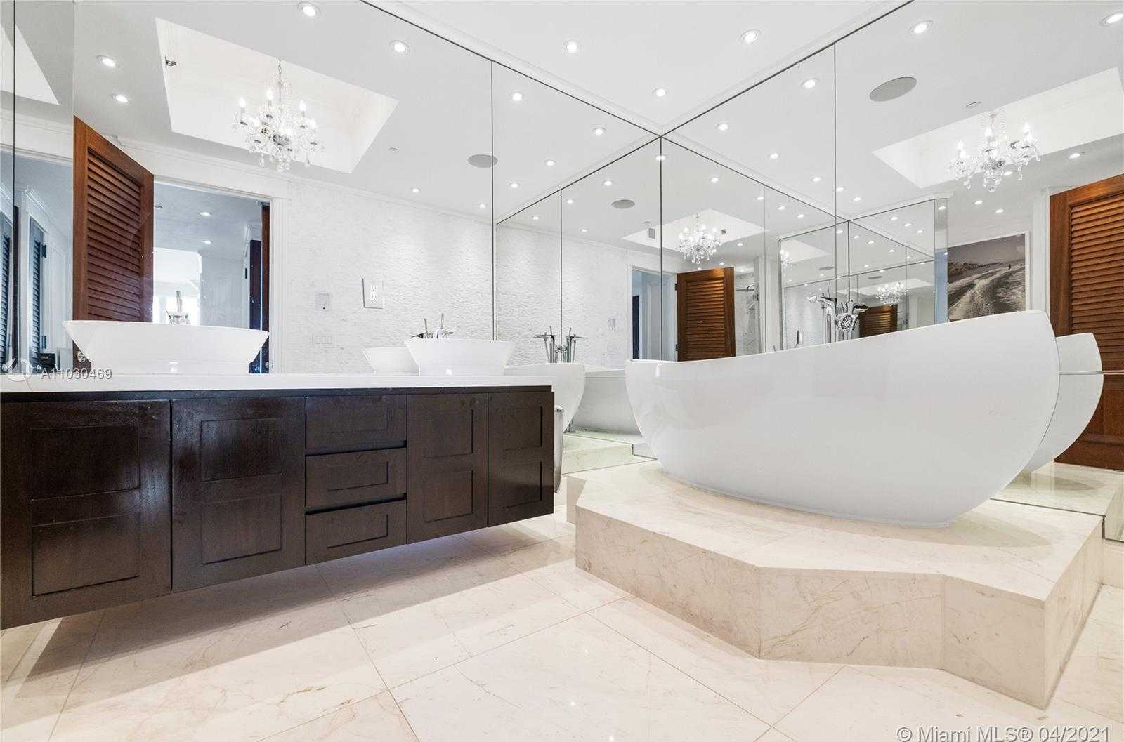 Small Image of 100 South Pointe Dr, Miami Beach, FL 33139, USA Number 15