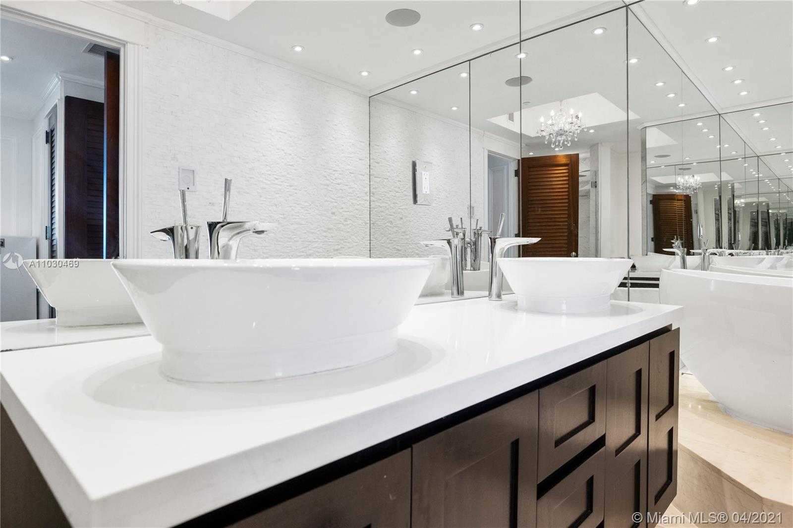 Small Image of 100 South Pointe Dr, Miami Beach, FL 33139, USA Number 16