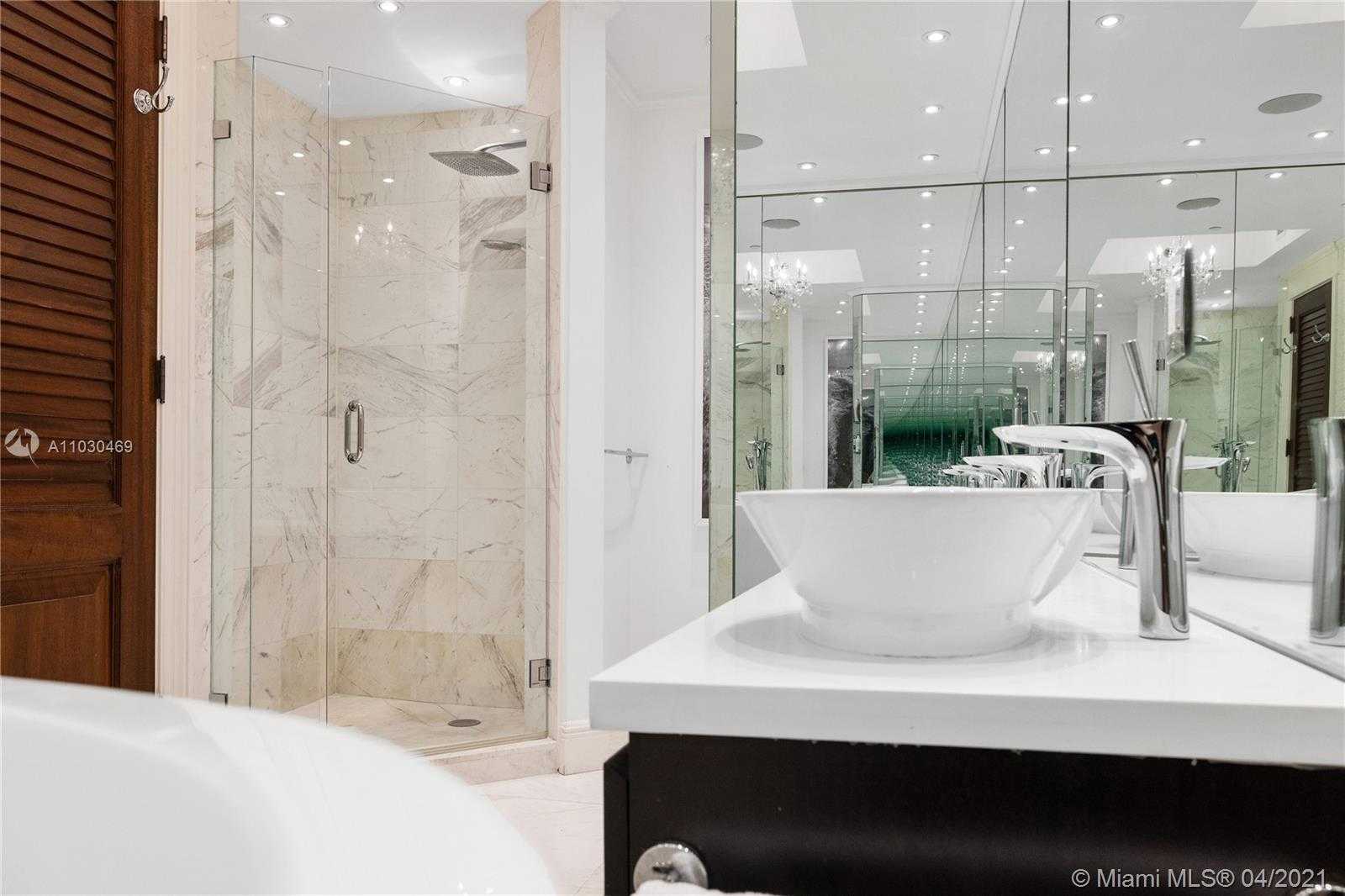 Small Image of 100 South Pointe Dr, Miami Beach, FL 33139, USA Number 17