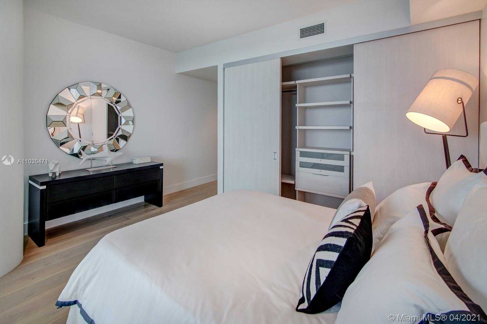 Small Image of 10201 COLLINS AVE #2507, Bal Harbour Number 14