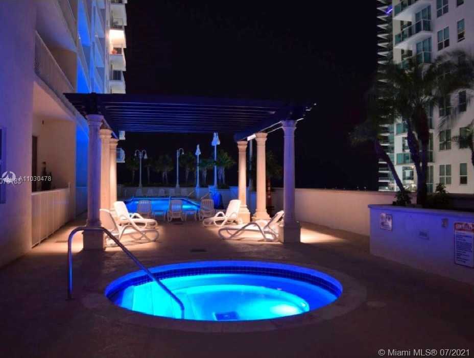 Small Image of 1200 BRICKELL BAY DR #3302, Miami Number 11
