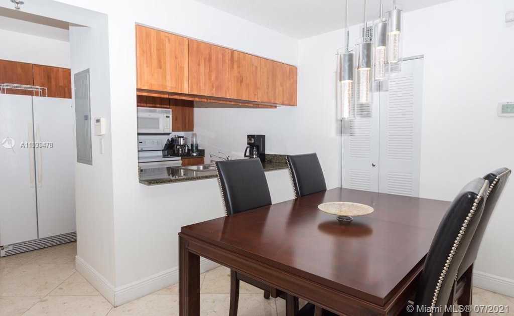 Small Image of 1200 BRICKELL BAY DR #3302, Miami Number 25