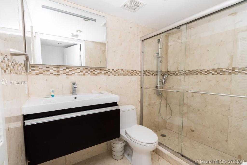 Small Image of 1200 BRICKELL BAY DR #3302, Miami Number 31