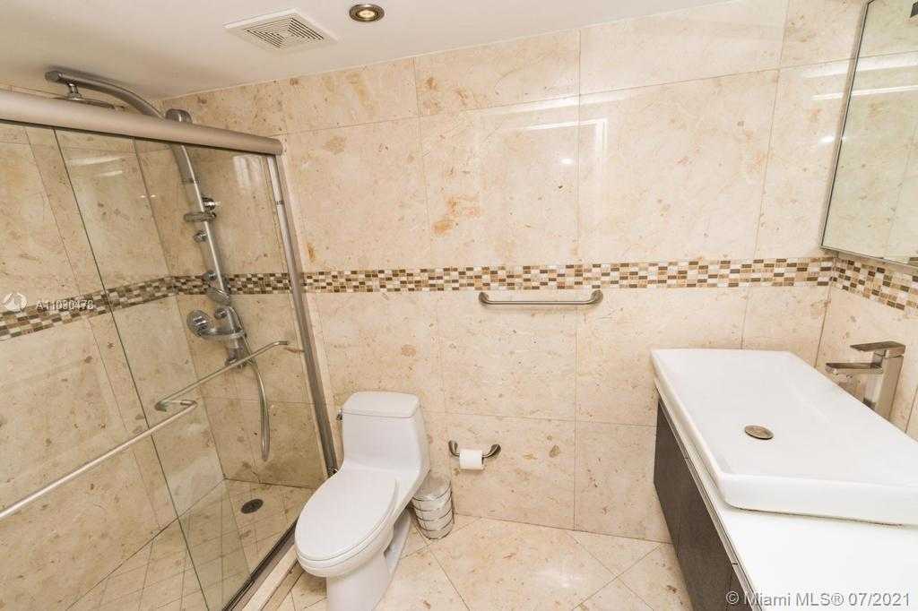 Small Image of 1200 BRICKELL BAY DR #3302, Miami Number 32