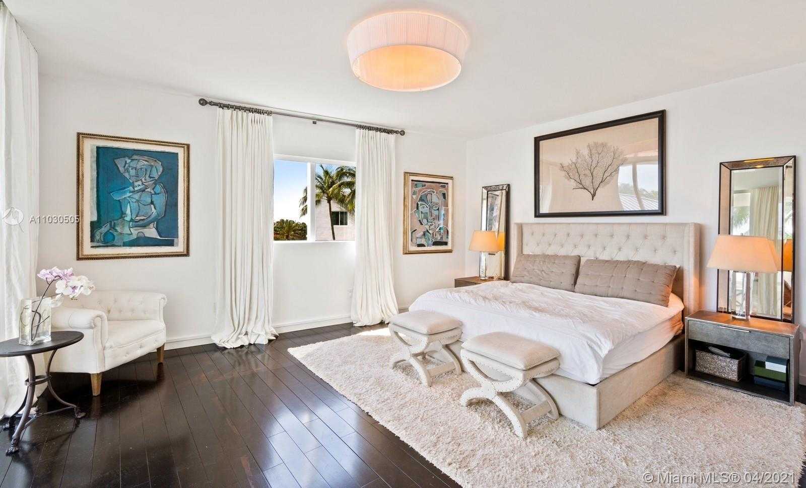 Small Image of 50 SOUTH POINTE DR #TWN1, Miami Beach Number 9