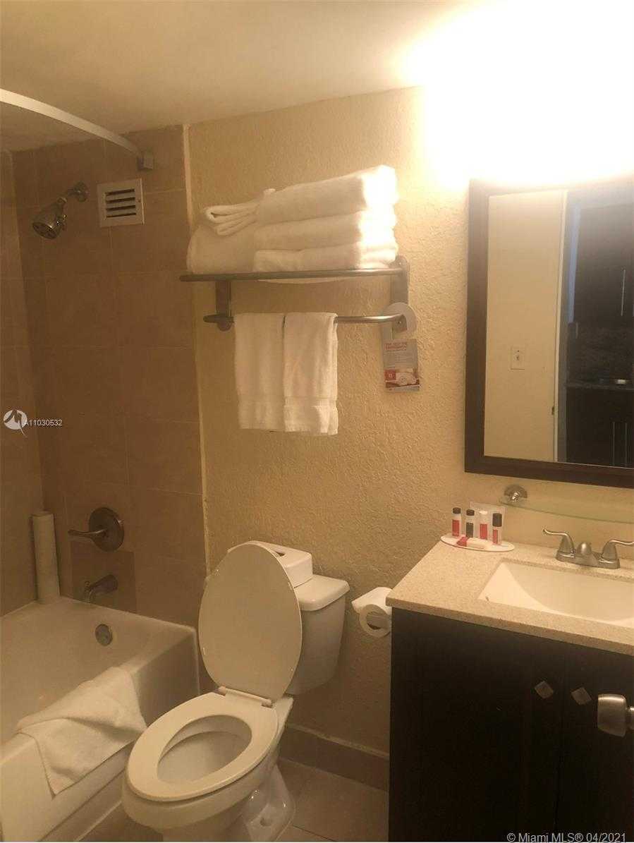 Small Image of 19201 COLLINS AVE #1047, Sunny Isles Beach Number 7