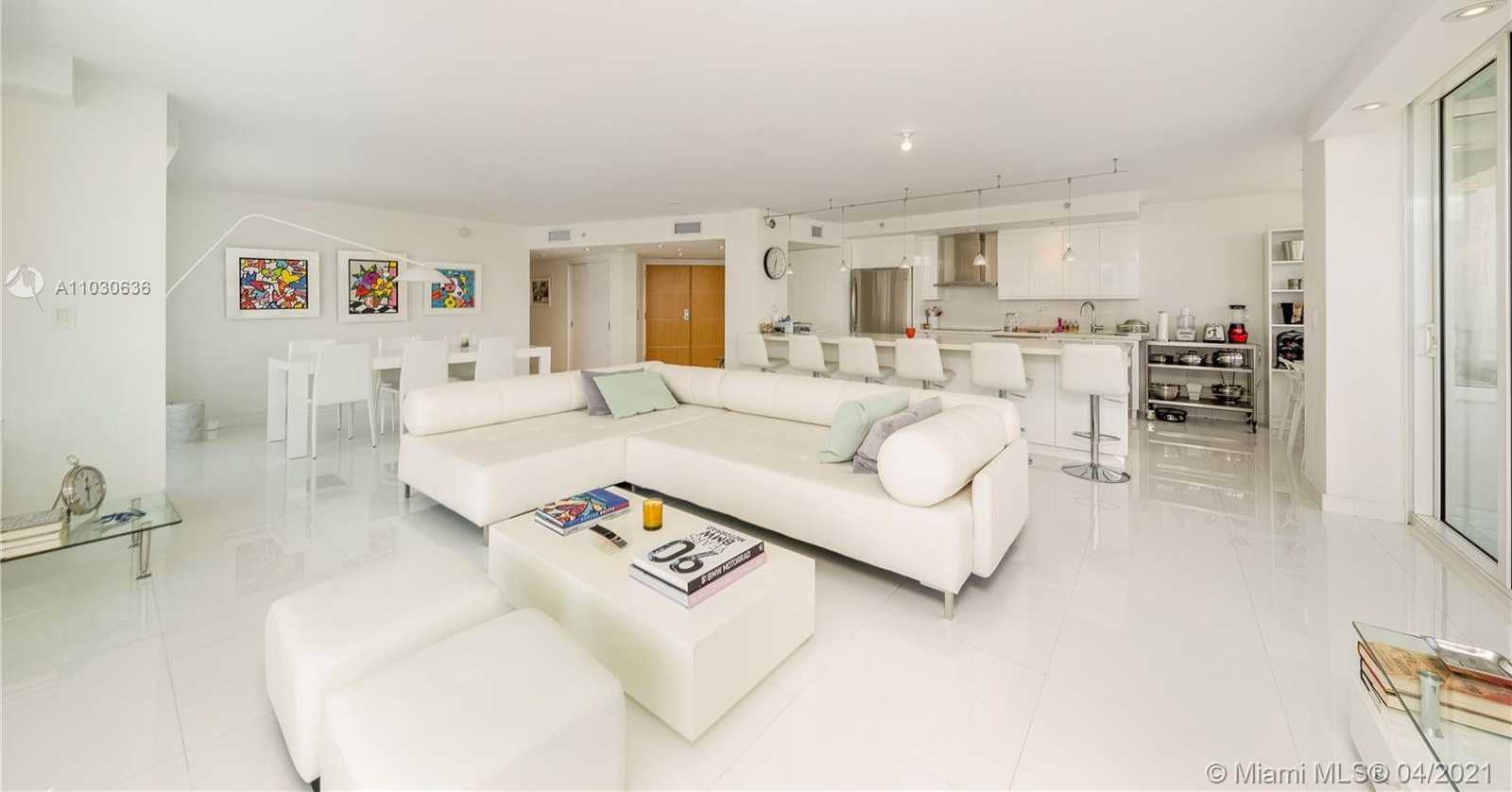 Small Image of 400 South Pointe Dr, Miami Beach, FL 33139, USA Number 3