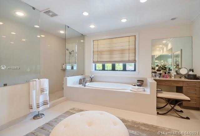 Small Image of 101 ISLE OF VENICE DR #101, Fort Lauderdale Number 20
