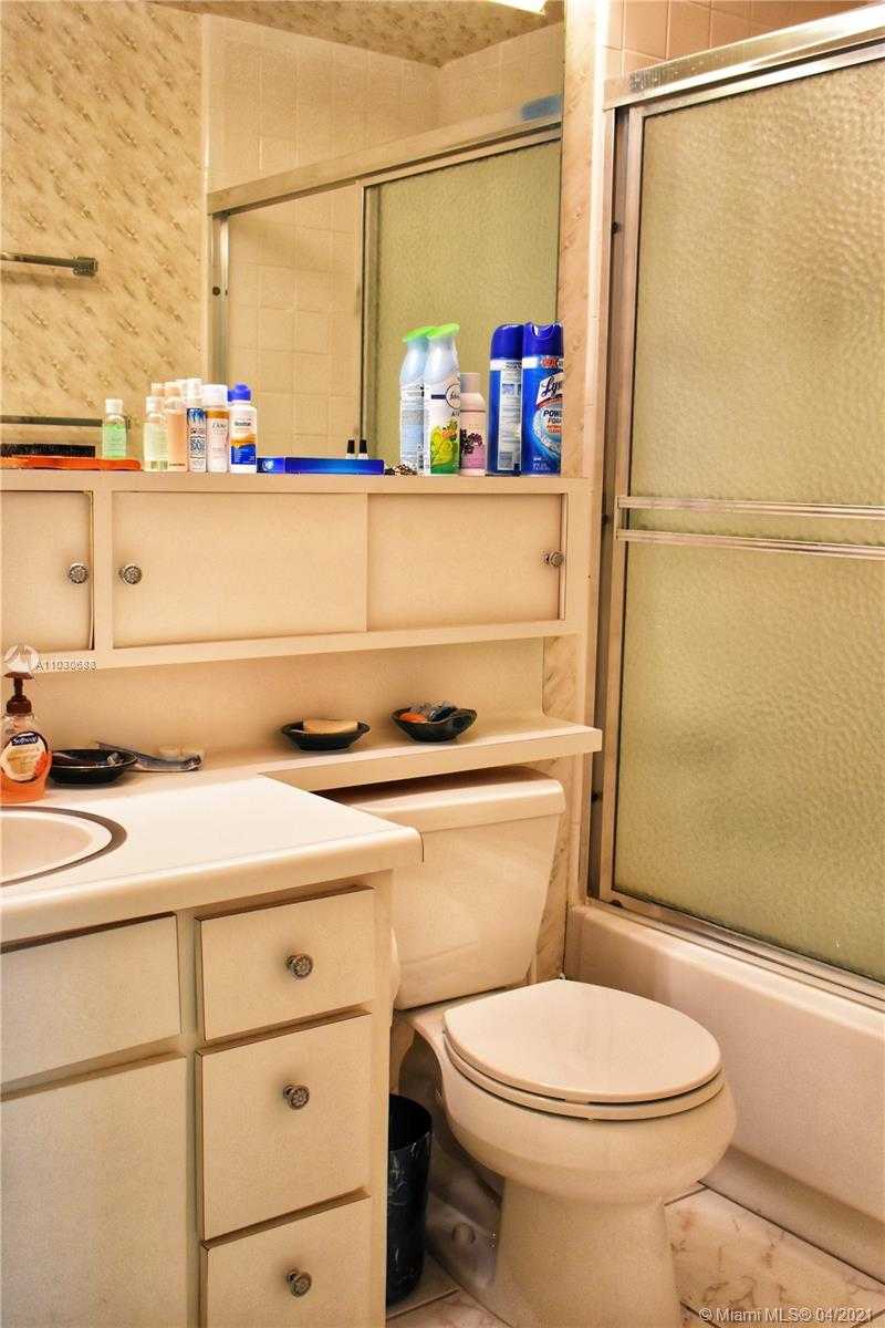 Small Image of 5055 COLLINS AVE #8L, Miami Beach Number 16