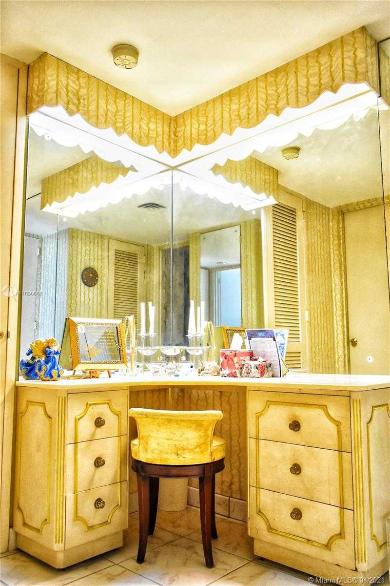 Small Image of 5055 COLLINS AVE #8L, Miami Beach Number 17