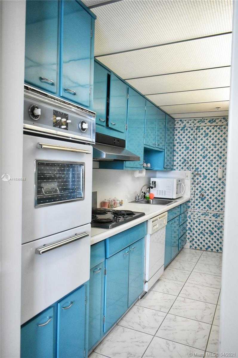 Small Image of 5055 COLLINS AVE #8L, Miami Beach Number 18
