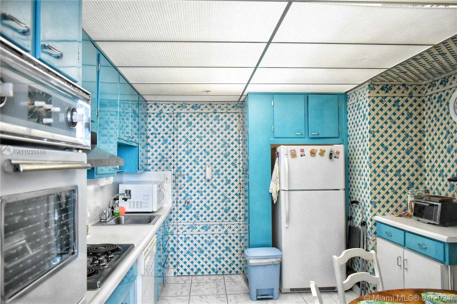 Small Image of 5055 COLLINS AVE #8L, Miami Beach Number 19