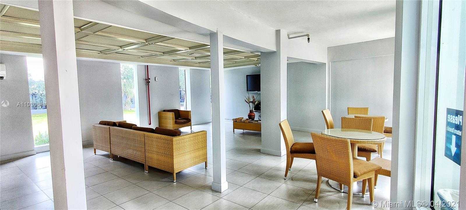 Small Image of 5055 COLLINS AVE #8L, Miami Beach Number 26