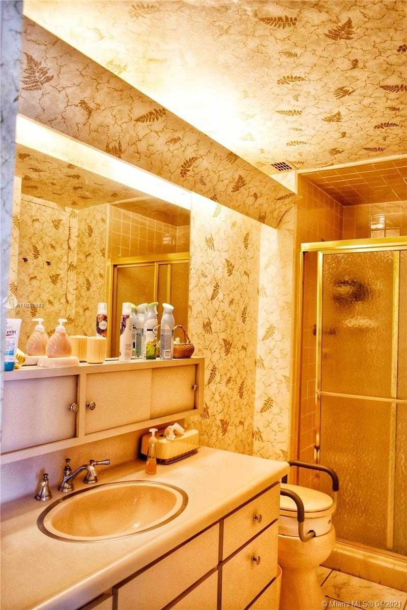 Small Image of 5055 COLLINS AVE #8L, Miami Beach Number 8