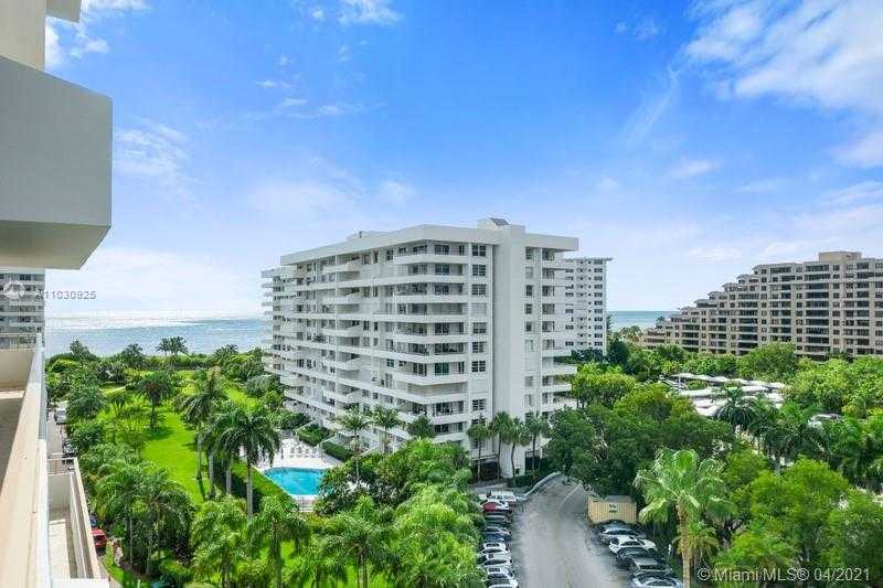 Small Image of 155 OCEAN LANE DR #907, Key Biscayne Number 2