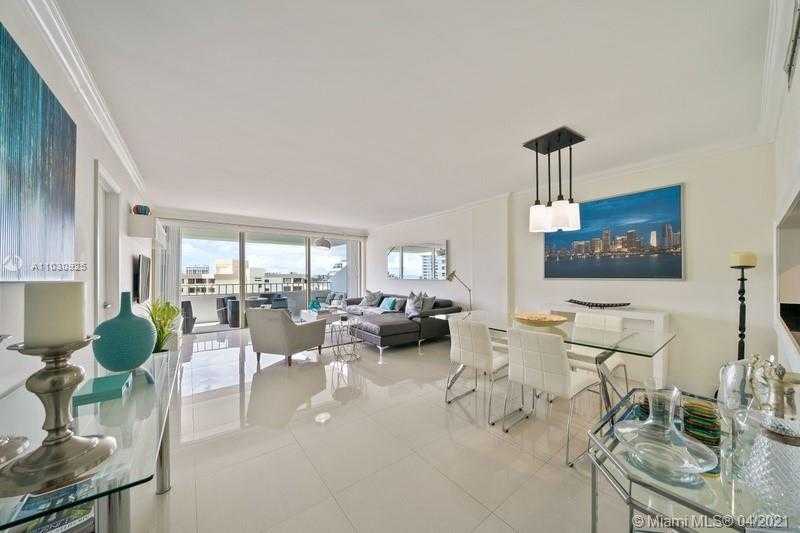 Small Image of 155 OCEAN LANE DR #907, Key Biscayne Number 3