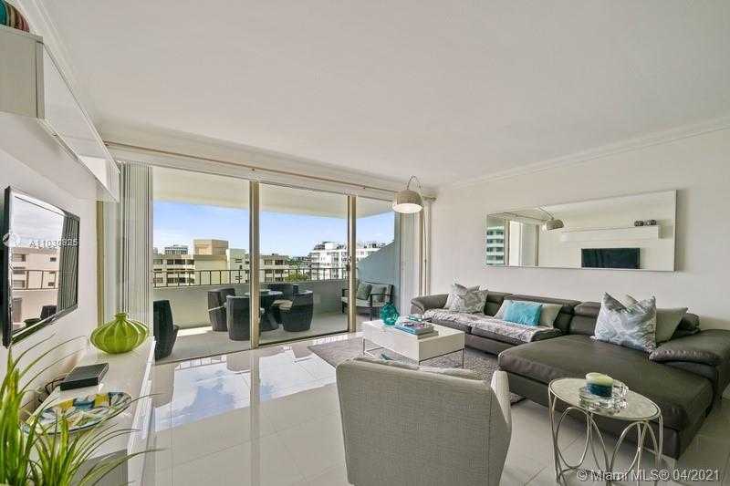 Small Image of 155 OCEAN LANE DR #907, Key Biscayne Number 6