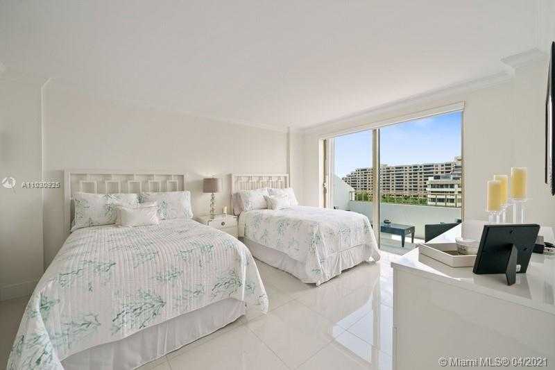 Small Image of 155 OCEAN LANE DR #907, Key Biscayne Number 8