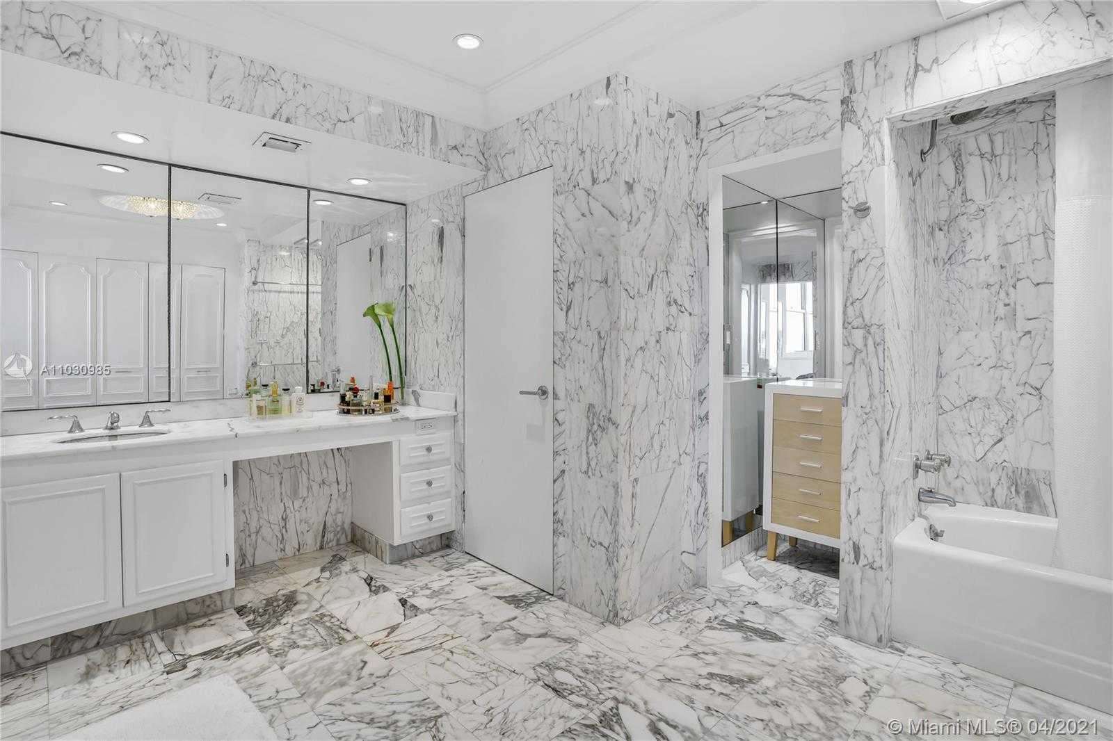 Small Image of 200 OCEAN LANE DR #PA2/4, Key Biscayne Number 17