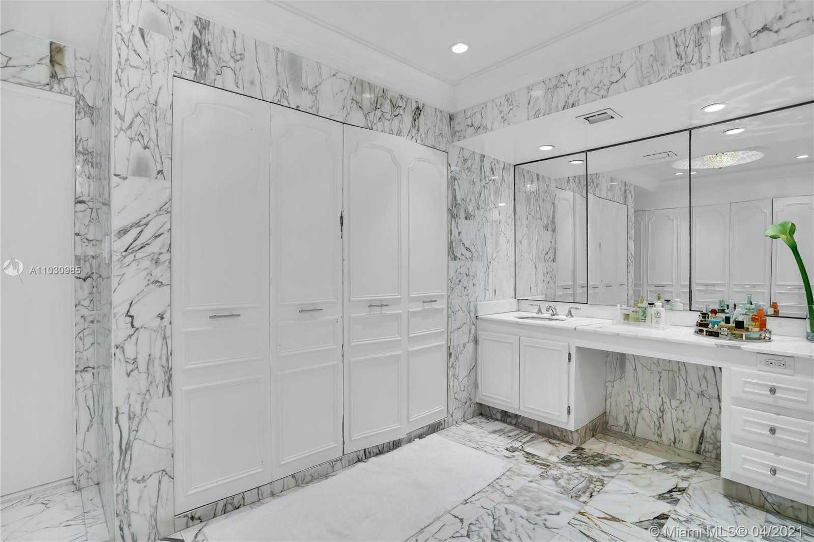 Small Image of 200 OCEAN LANE DR #PA2/4, Key Biscayne Number 18
