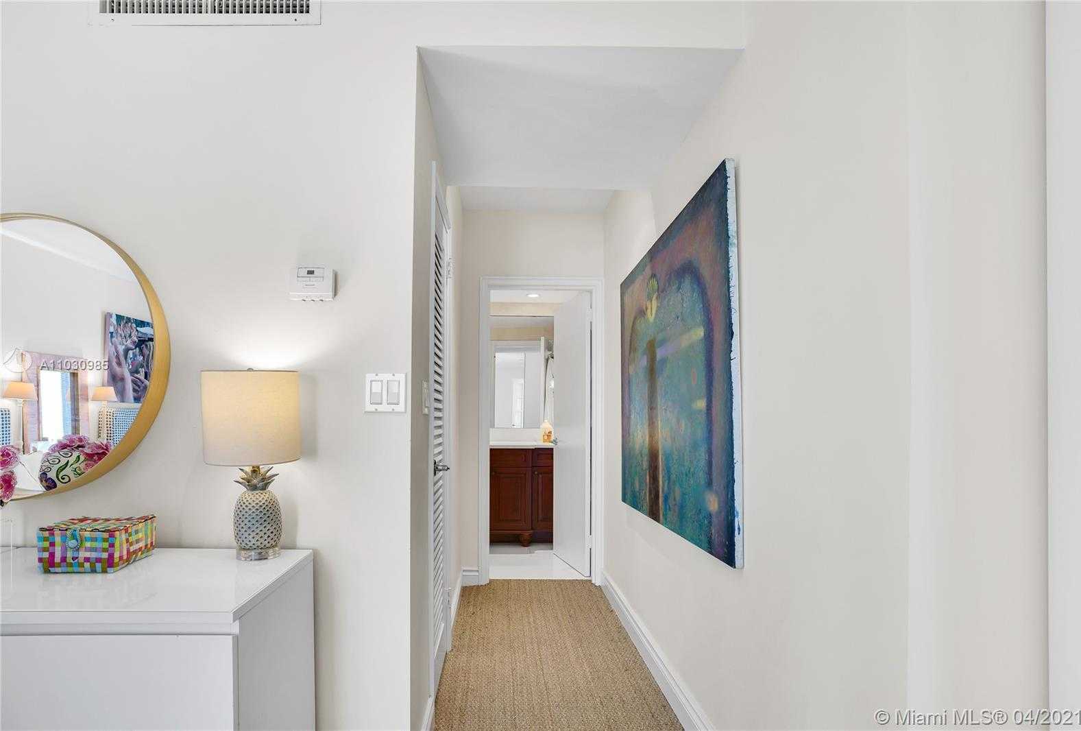 Small Image of 200 OCEAN LANE DR #PA2/4, Key Biscayne Number 22