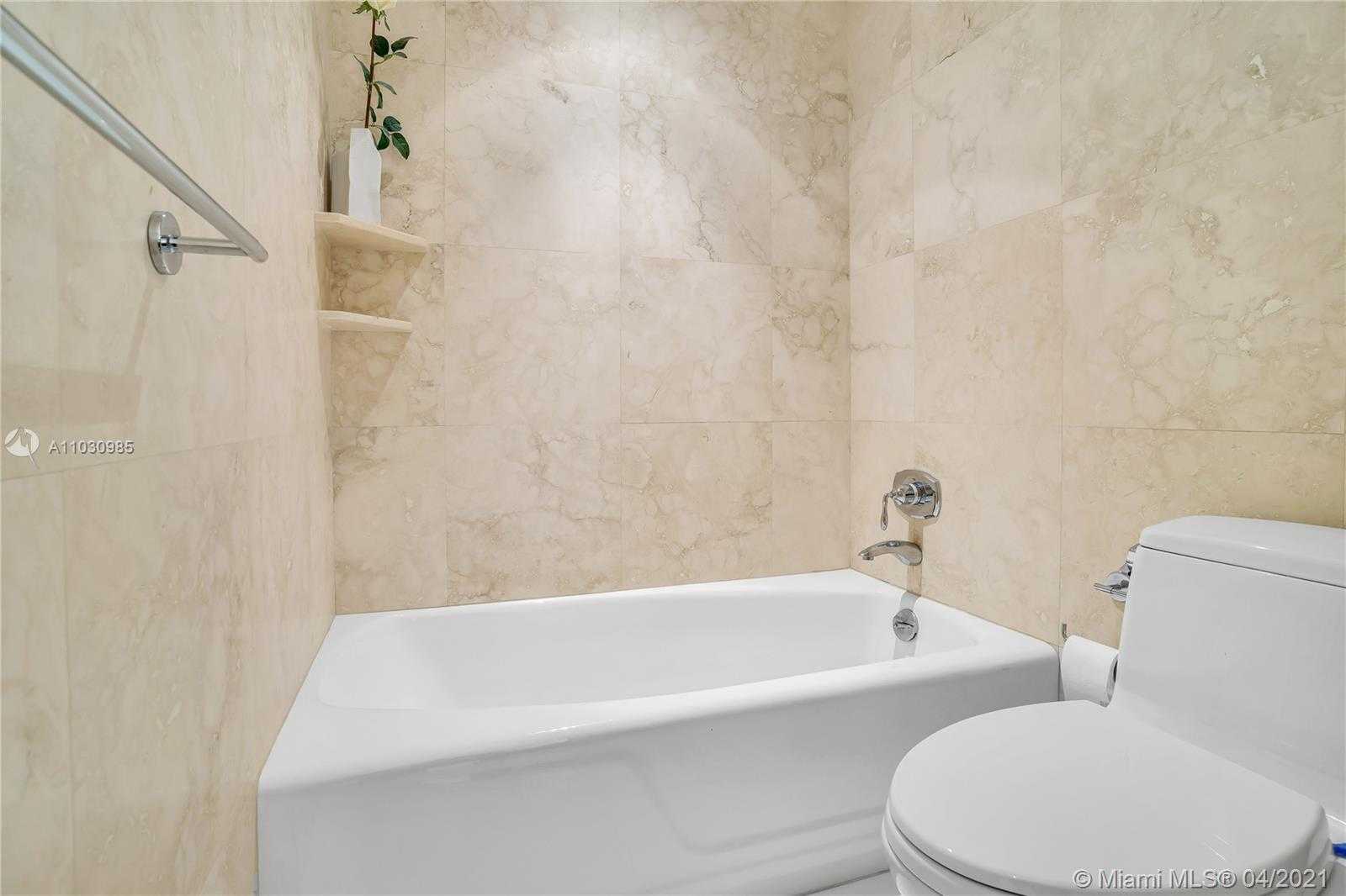 Small Image of 200 OCEAN LANE DR #PA2/4, Key Biscayne Number 24