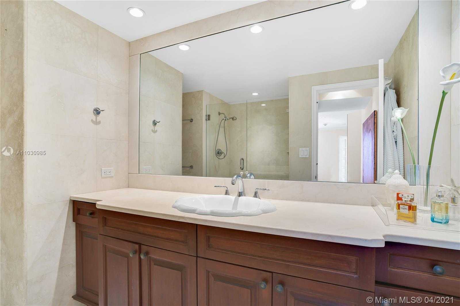 Small Image of 200 OCEAN LANE DR #PA2/4, Key Biscayne Number 26