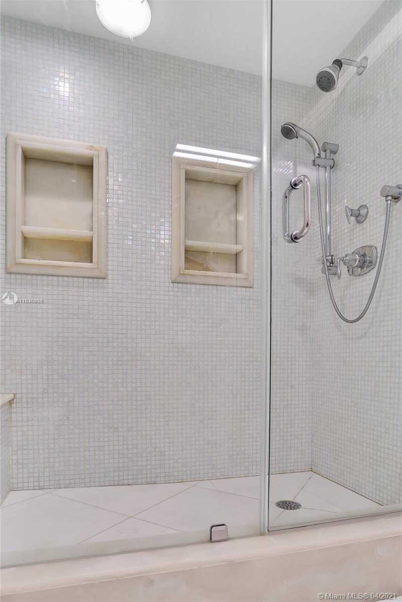 Small Image of 200 OCEAN LANE DR #PA2/4, Key Biscayne Number 31