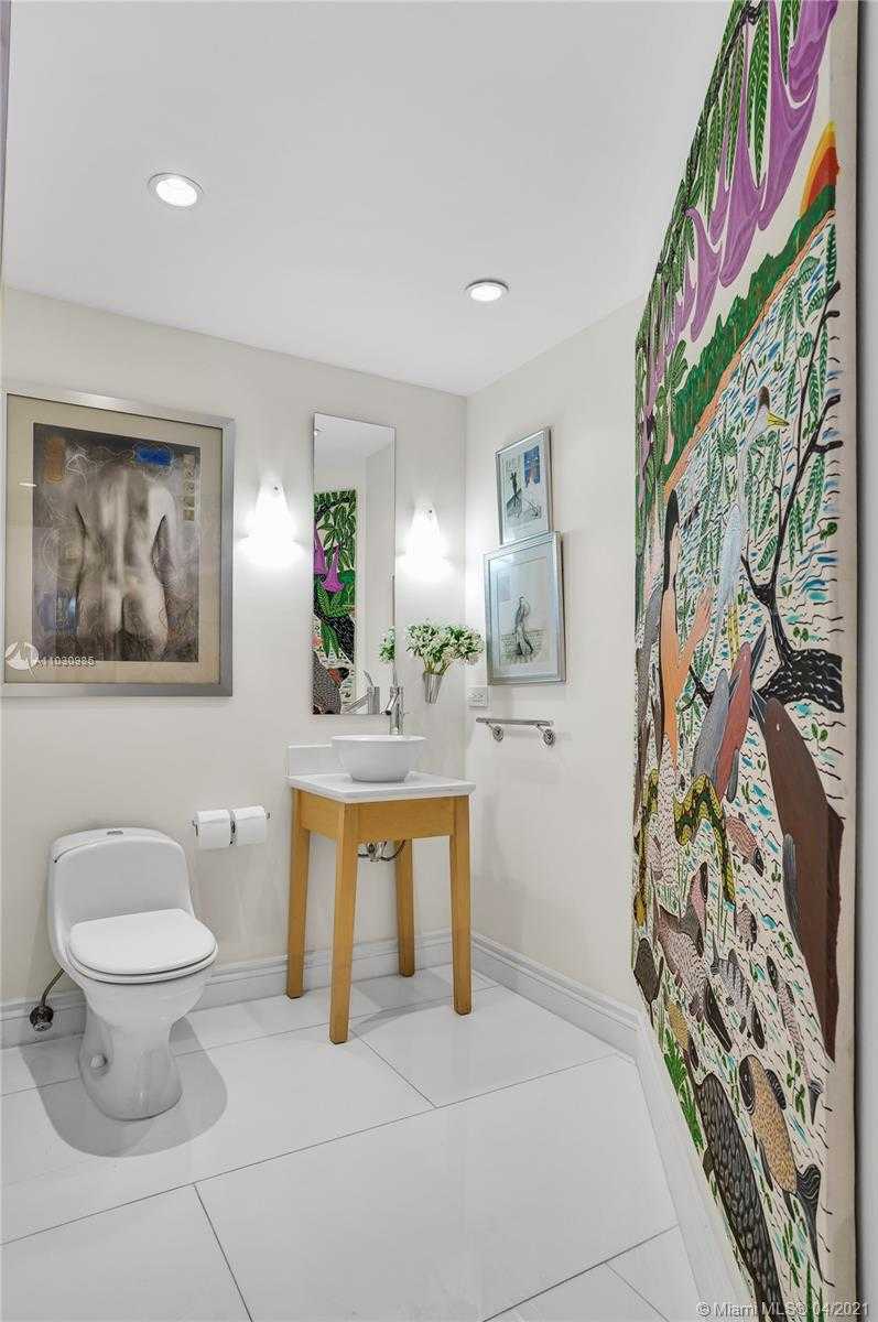Small Image of 200 OCEAN LANE DR #PA2/4, Key Biscayne Number 32