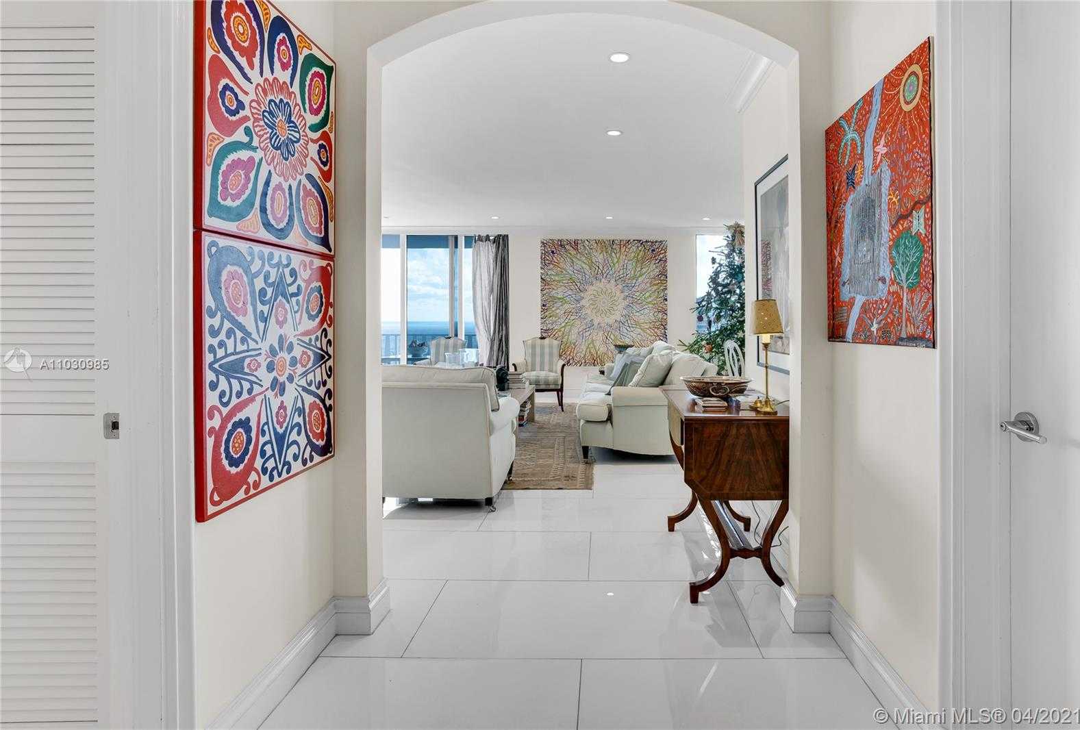 Small Image of 200 OCEAN LANE DR #PA2/4, Key Biscayne Number 33
