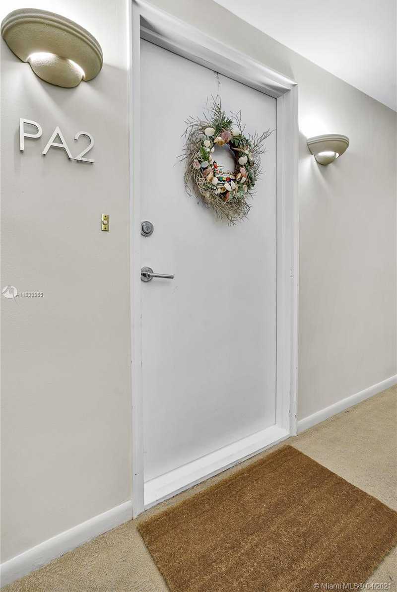 Small Image of 200 OCEAN LANE DR #PA2/4, Key Biscayne Number 34