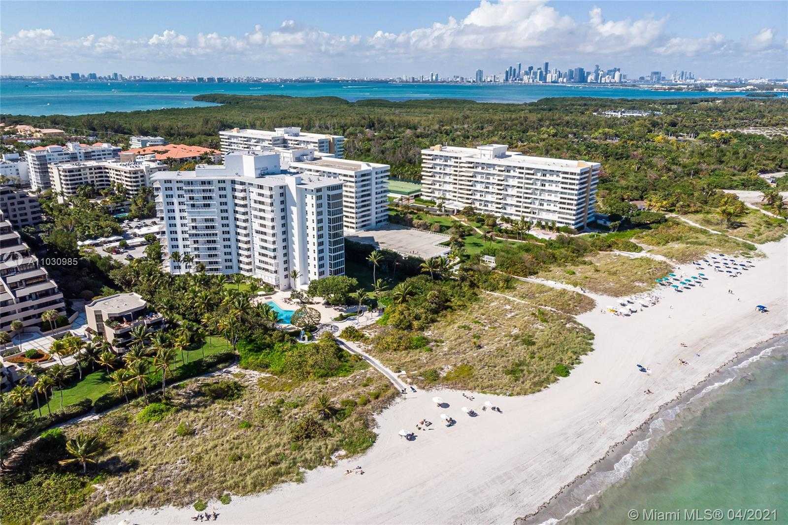 Small Image of 200 OCEAN LANE DR #PA2/4, Key Biscayne Number 36