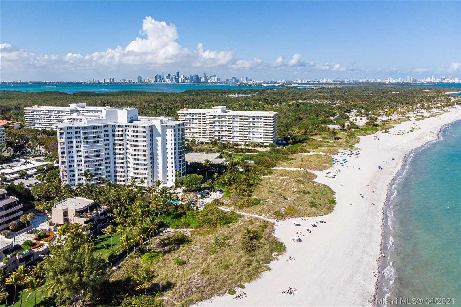 Small Image of 200 OCEAN LANE DR #PA2/4, Key Biscayne Number 37