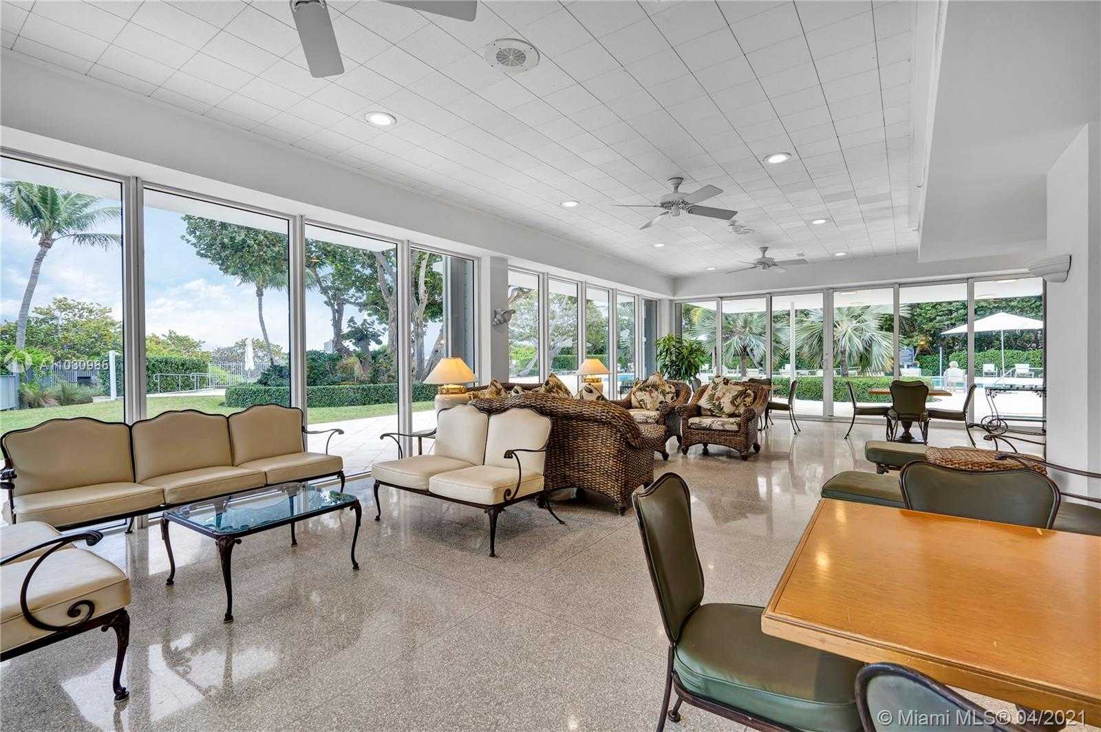 Small Image of 200 OCEAN LANE DR #PA2/4, Key Biscayne Number 47