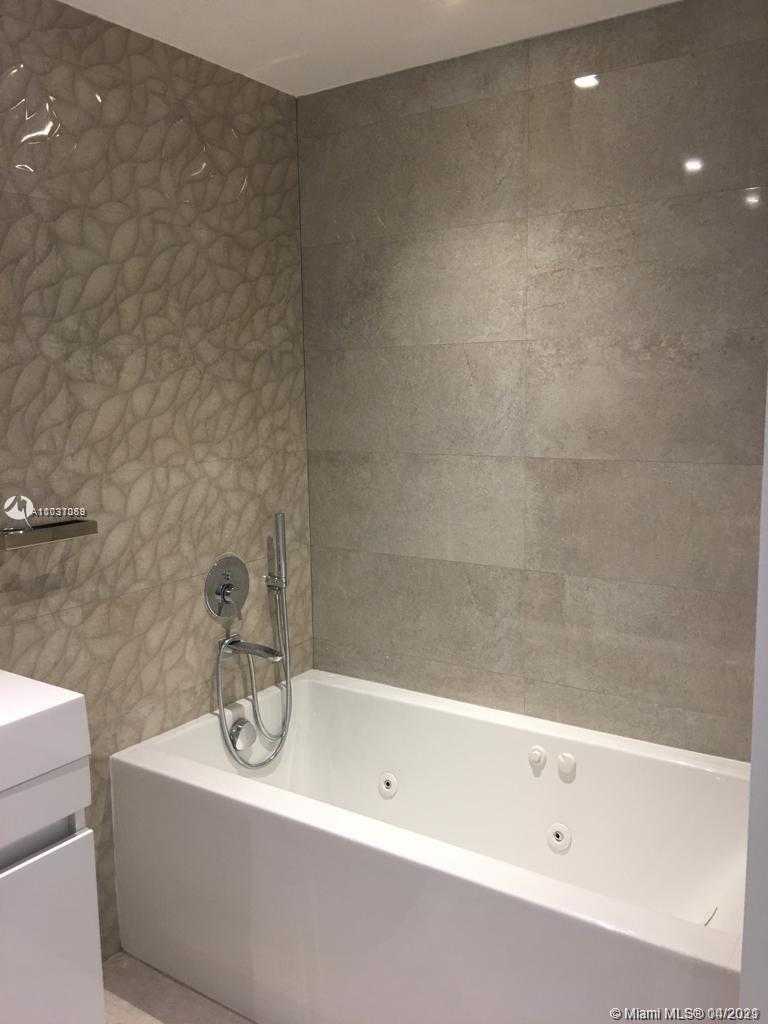 Small Image of 251 CRANDON BLVD #1227, Key Biscayne Number 19