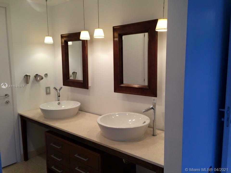 Small Image of 450 ALTON RD #1808, Miami Beach Number 5