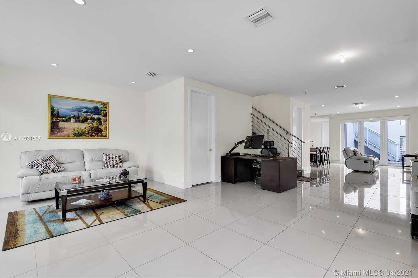 Small Image of 10535 NORTH WEST 63RD TER, Doral Number 2