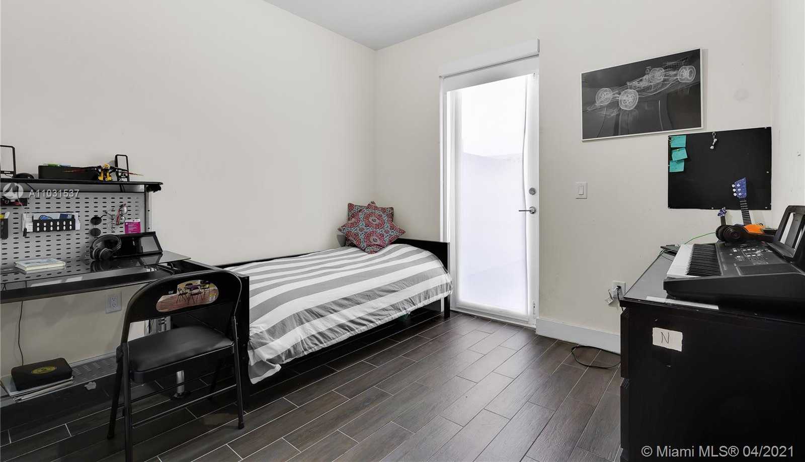 Small Image of 10535 NORTH WEST 63RD TER, Doral Number 9