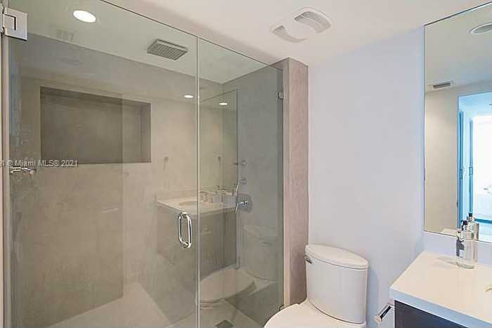 Small Image of 400 SOUTH POINTE DR #1007, Miami Beach Number 11