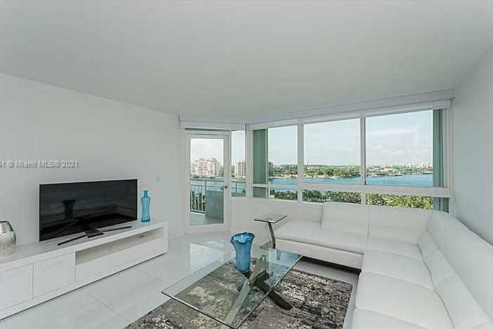 Small Image of 400 SOUTH POINTE DR #1007, Miami Beach Number 2