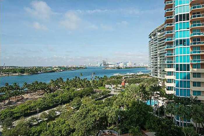 Small Image of 400 SOUTH POINTE DR #1007, Miami Beach Number 3