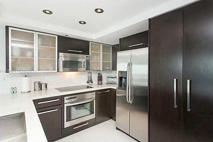 Small Image of 400 SOUTH POINTE DR #1007, Miami Beach Number 6