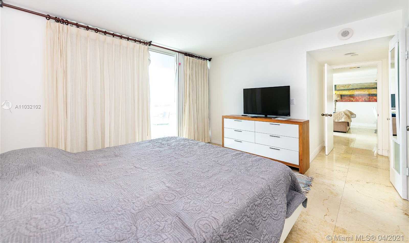 Small Image of 400 SOUTH POINTE DR #1205, Miami Beach Number 17