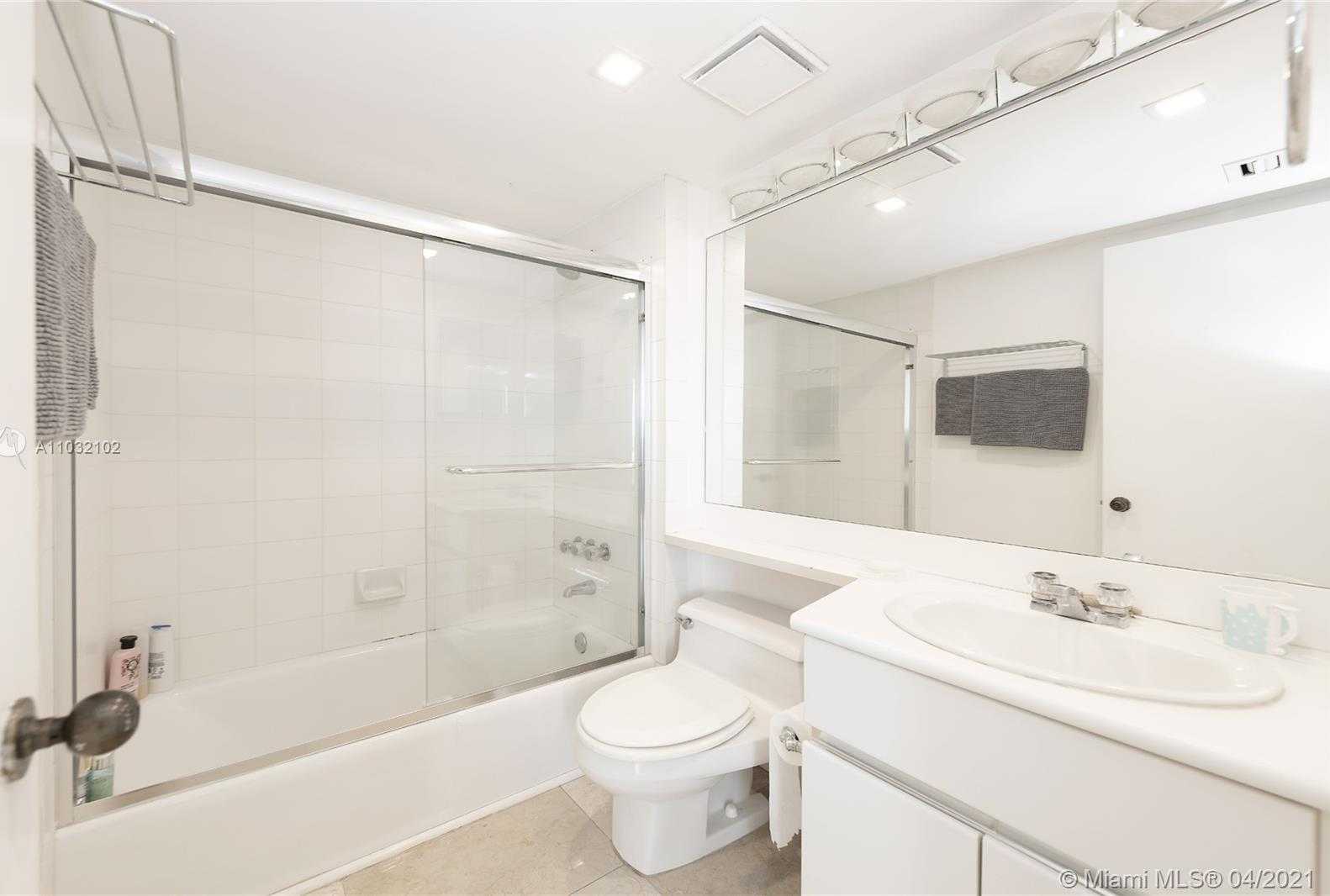 Small Image of 400 SOUTH POINTE DR #1205, Miami Beach Number 19