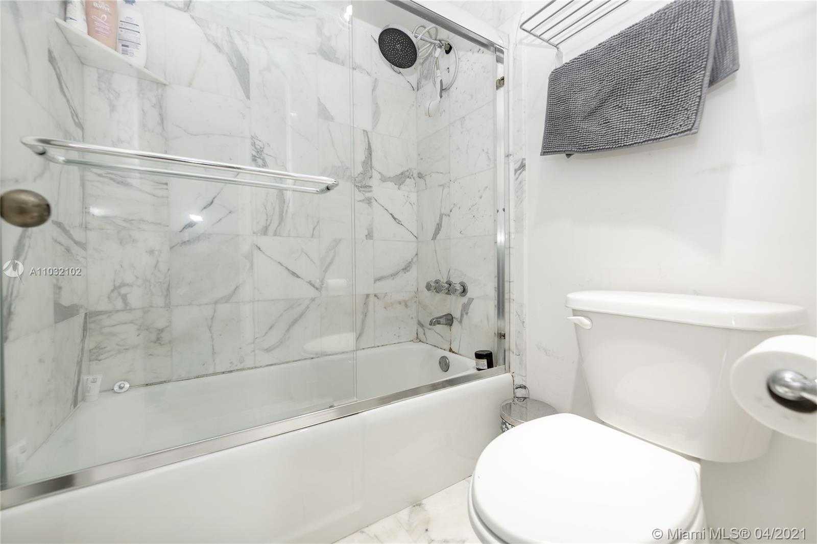 Small Image of 400 SOUTH POINTE DR #1205, Miami Beach Number 20