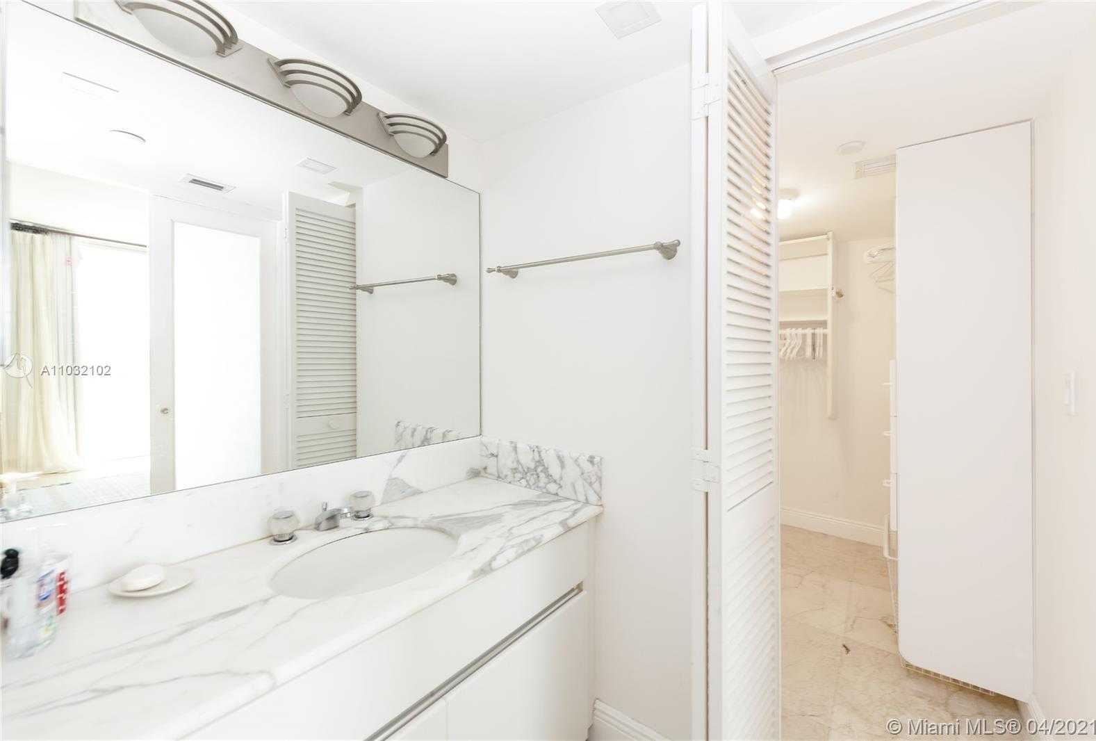 Small Image of 400 SOUTH POINTE DR #1205, Miami Beach Number 22