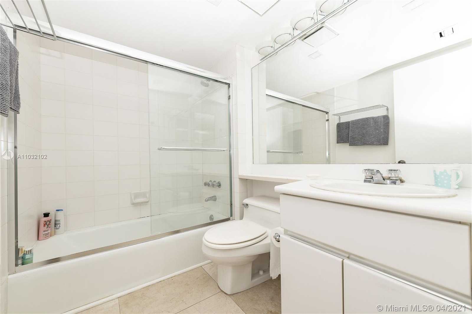 Small Image of 400 SOUTH POINTE DR #1205, Miami Beach Number 24