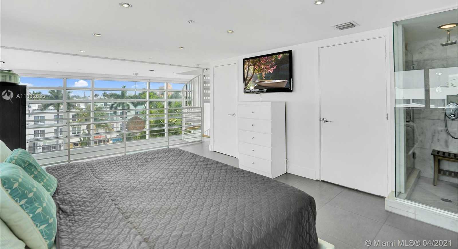 Small Image of 421 MERIDIAN AVE #21, Miami Beach Number 10